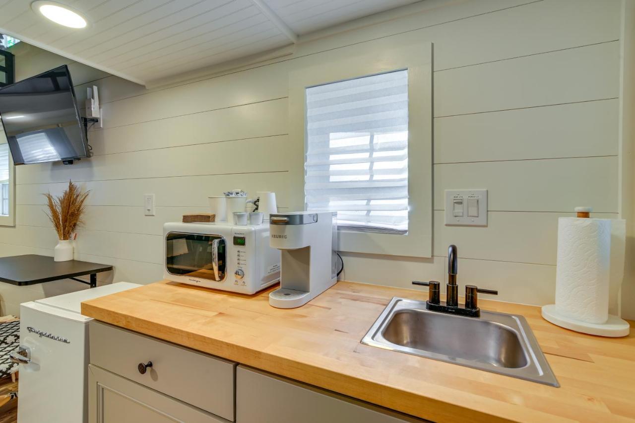 Contemporary Tiny 3 Mi To Msu! Appartement